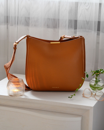 Сумка Coccinelle E17E0130190 W03 caramel