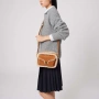 Мини-боулер Coccinelle Beat Eco Shearling E1R86150201 552 natural/cuir